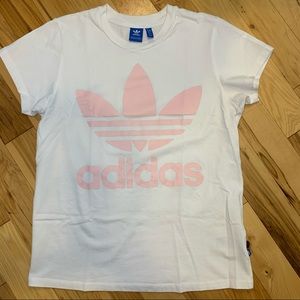 ⭐️Vaca Soon Sale⭐️ Oversized Adidas TShirt
